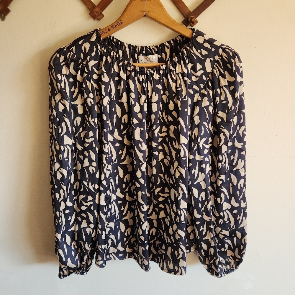 Velvet by Graham & Spencer Navy Cream Popover Blouse Long Bubble Sleeve Small S